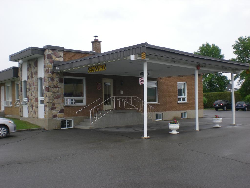 Motel Vaudreuil Exteriör bild